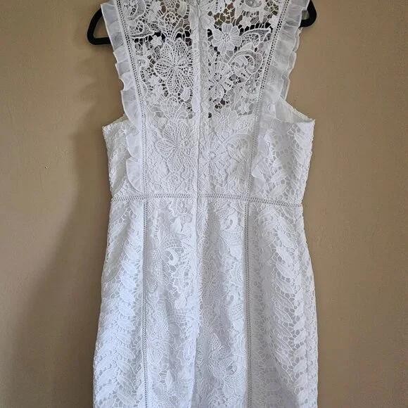 Lilly Pulitzer Classic White Lace Shift Dress size 10 perfect for a wedding - Picture 2 of 3